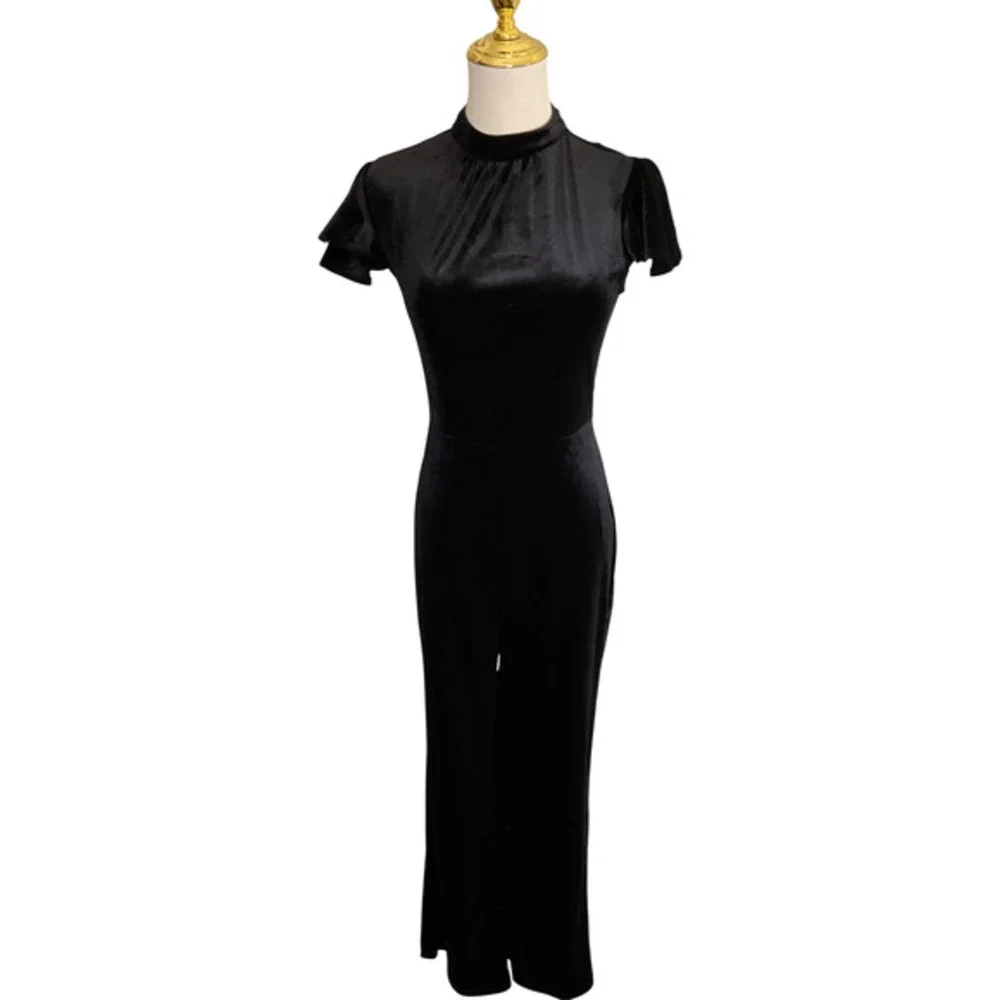 ModCloth Women's Black Velvet Romper XSmall Short Sleeve High Neck Jumpsuit New - Picture 1 of 12